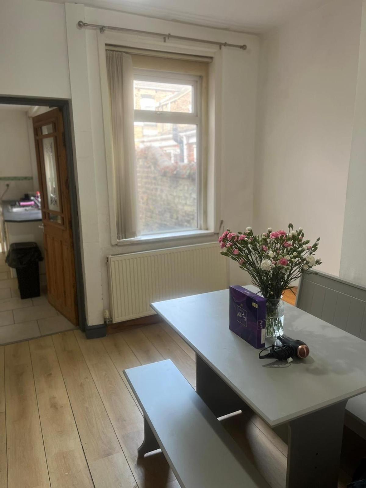 Cosy Holiday home Widnes